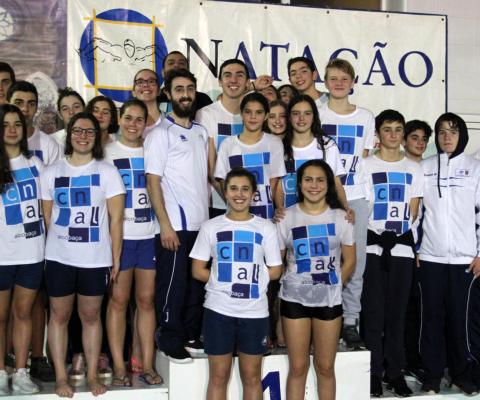 Equipa de infantis, juvenis, juniores e seniores que representaram o Clube de Natação de Alcobaça